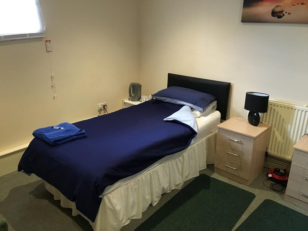Duke Of Edinburgh Swindon Exterior photo